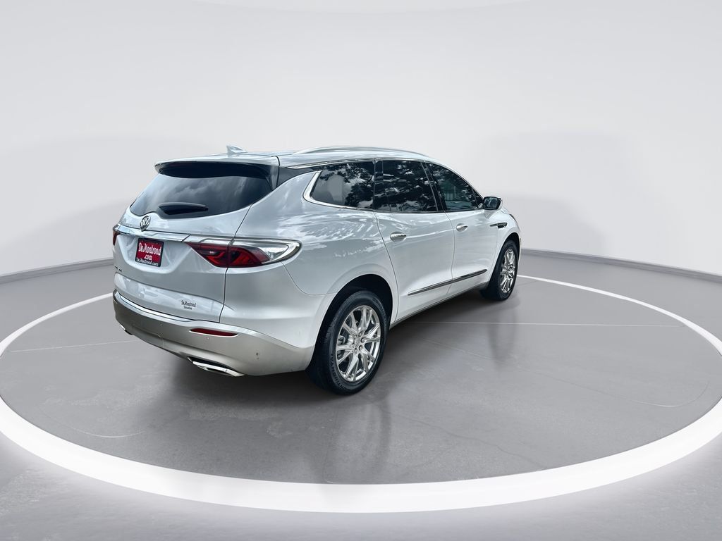 Used 2023 Buick Enclave Essence w/ Experience Buick Package FWD image 8