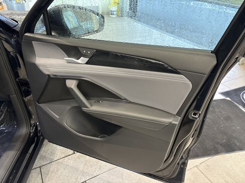 New 2026 Volkswagen Tiguan SE image 18