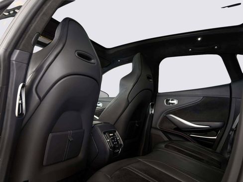 Used 2024 Aston Martin DBX image 39