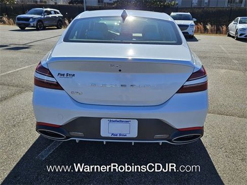 Used 2025 Genesis G70 2.5T image 10