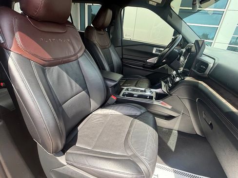 Certified 2023 Ford Explorer Platinum w/ Technology Package AWD/4WD image 15