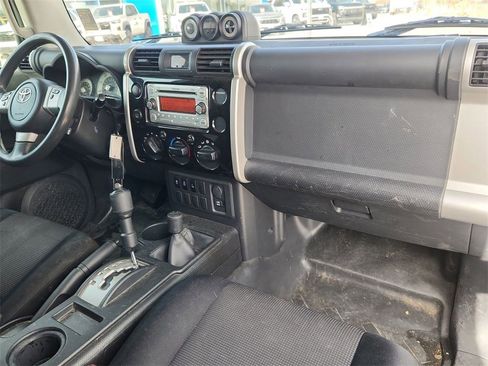 Used 2012 Toyota FJ Cruiser 4WD image 22