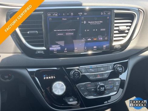 Used 2025 Chrysler Voyager LX FWD image 30