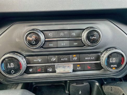 Certified 2025 Ford Bronco Badlands AWD/4WD image 25