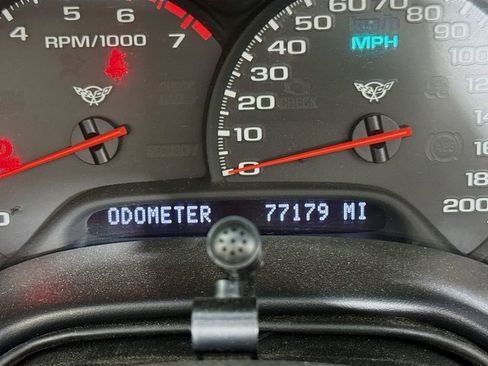 Used 2001 Chevrolet Corvette Convertible w/ Preferred Equipment Group2 image 12