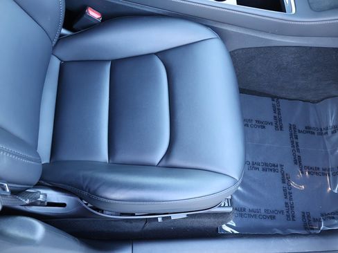 Used 2023 Tesla Model Y Long Range image 32