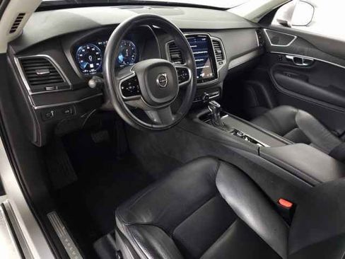 Used 2020 Volvo XC90 T6 Momentum w/ Protection Package Premier image 16