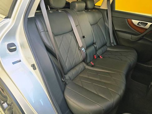 Used 2011 INFINITI FX50 AWD w/ Sport Pkg image 76