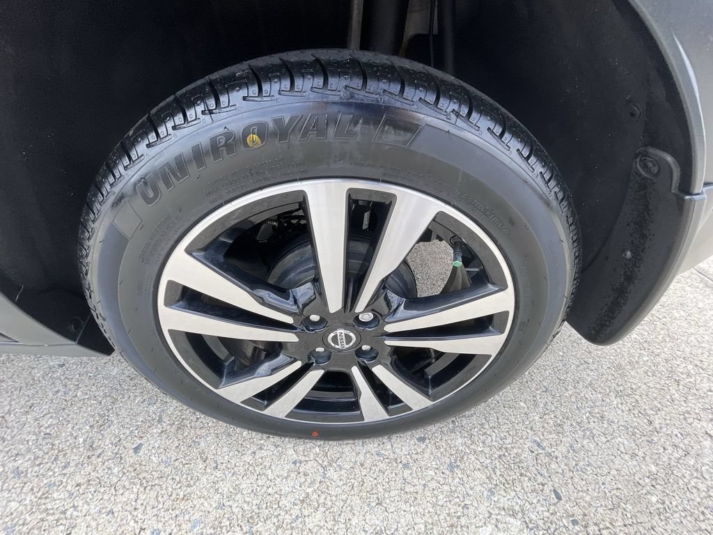 Used 2020 Nissan Kicks SR FWD image 31