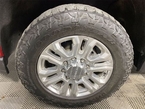 Used 2023 GMC Sierra 2500 Denali w/ Denali Ultimate Package image 10