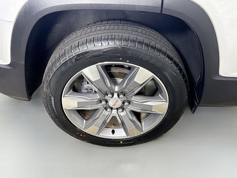 Used 2017 GMC Acadia SLT image 33