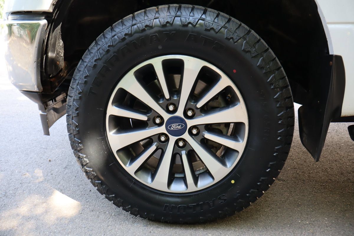 Used 2019 Ford F150 XLT w/ Equipment Group 302A Luxury AWD/4WD image 40