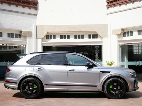 New 2025 Bentley Bentayga image 5