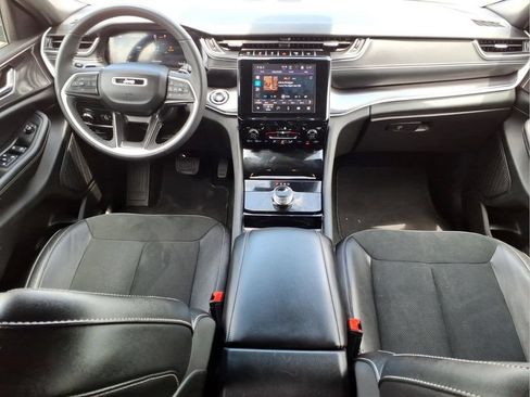 Used 2023 Jeep Grand Cherokee Altitude AWD/4WD image 18