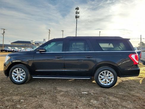 Used 2021 Ford Expedition Max XLT image 3