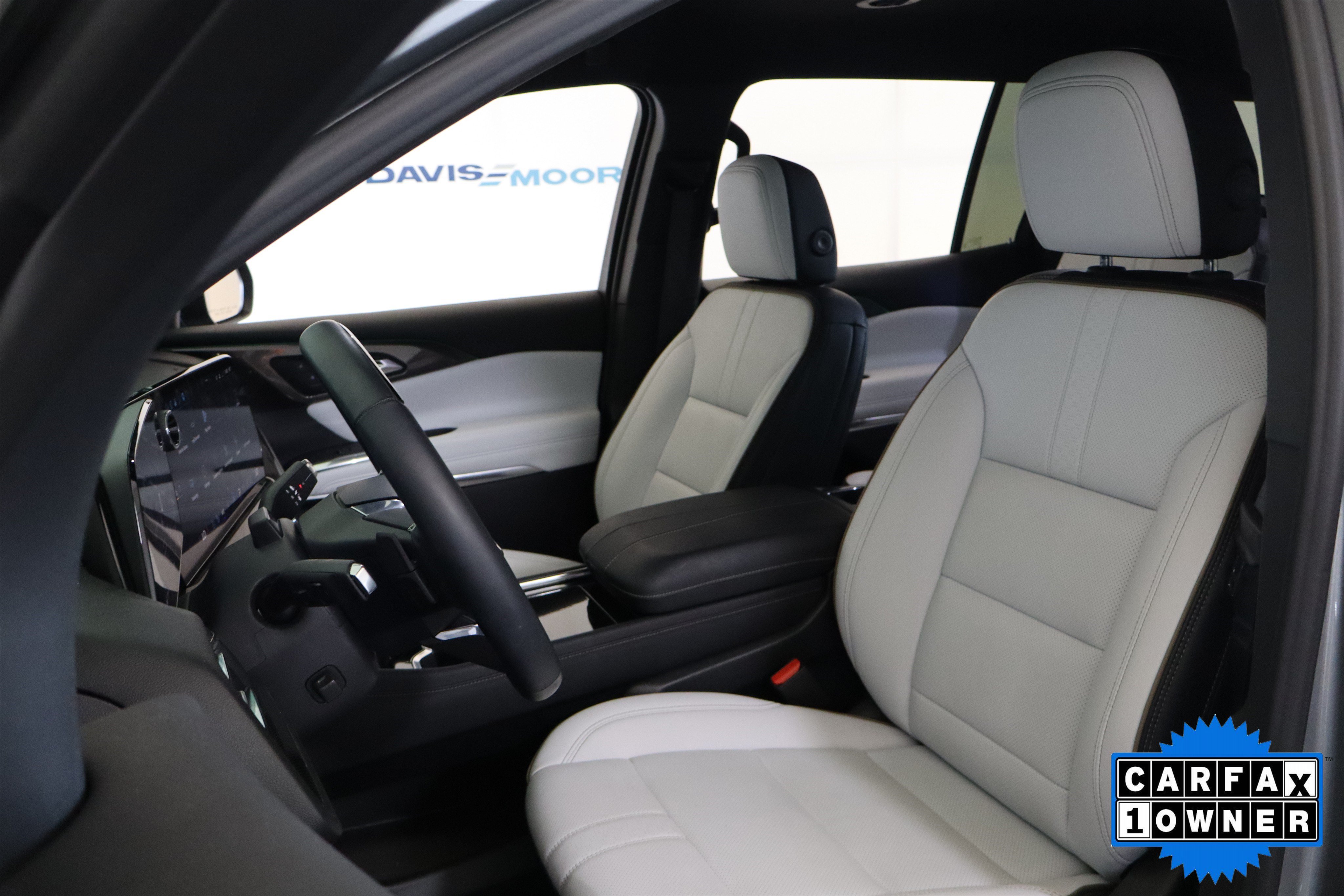Used 2026 Chevrolet Traverse High Country w/ LPO, Floor Liner Package FWD image 22