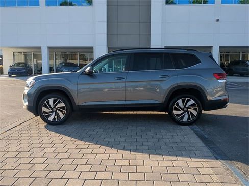 Certified 2024 Volkswagen Atlas SE image 5