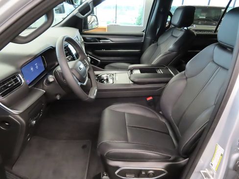 Certified 2024 Jeep Wagoneer Series II AWD/4WD image 25