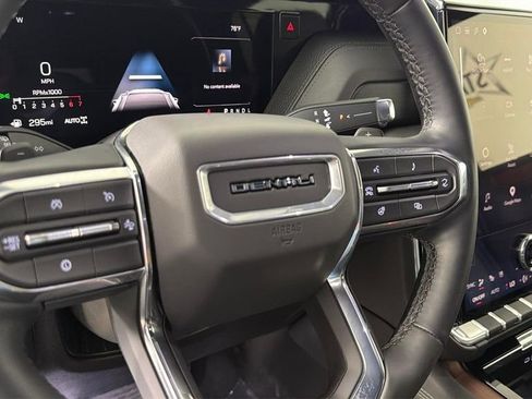 Used 2025 GMC Yukon XL Denali AWD/4WD image 25