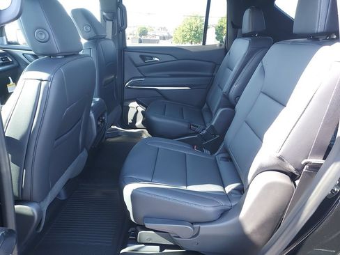 New 2027 Chevrolet Traverse LT w/ LPO, Floor Liner Package FWD image 14