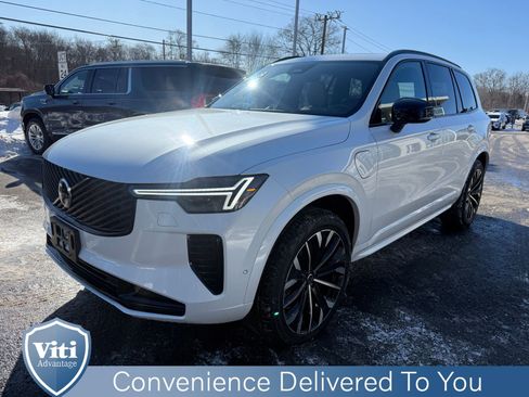 New 2026 Volvo XC90 T8 Ultra w/ Lounge Package image 4