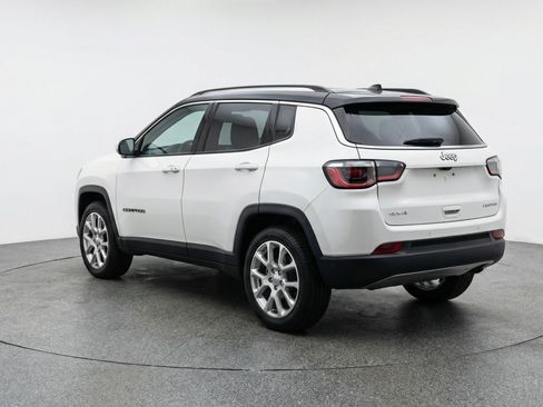 Used 2025 Jeep Compass Limited AWD/4WD image 6