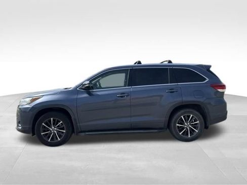 Used 2018 Toyota Highlander XLE AWD/4WD image 6
