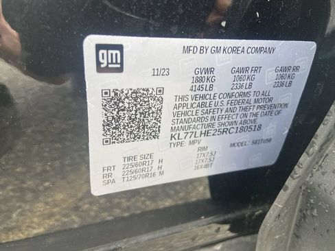 Used 2024 Chevrolet Trax LT FWD image 32