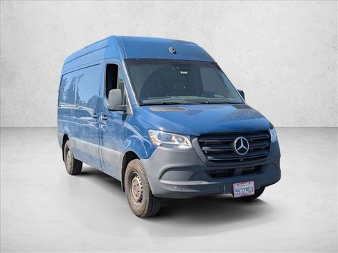 Used 2021 Mercedes-Benz Sprinter 1500 image 3