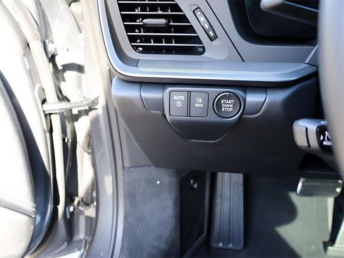 Certified 2025 Porsche 911 Carrera image 34