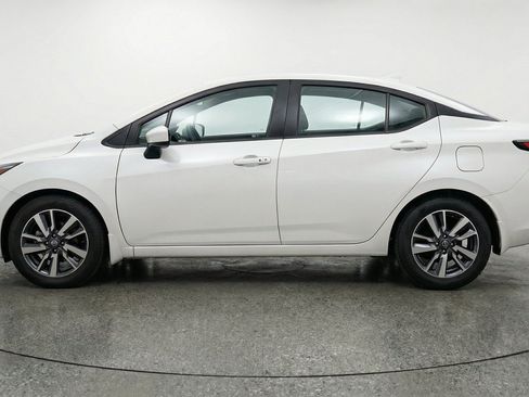 Used 2025 Nissan Versa SV FWD image 5