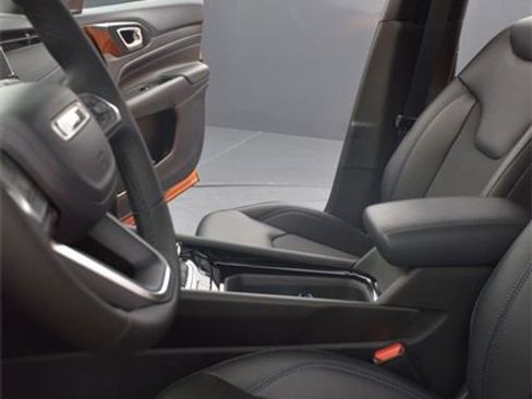 New 2026 Jeep Compass Latitude image 10