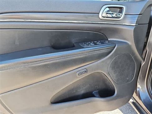 Used 2019 Jeep Grand Cherokee Limited image 29