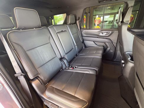 Used 2021 GMC Yukon SLT w/ Rear Media and Nav Package AWD/4WD image 35