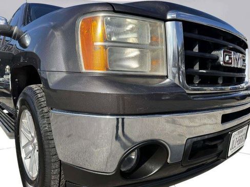 Used 2010 GMC Sierra 1500 SLE w/ Texas Edition RWD image 11