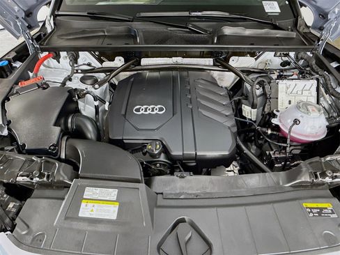 Certified 2025 Audi Q5 2.0T Premium Plus w/ Premium Plus Package image 32