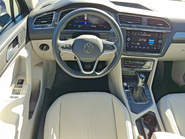 Used 2023 Volkswagen Tiguan SE FWD image 11