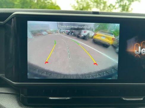 Used 2025 Jeep Wrangler Unlimited Sport AWD/4WD image 15