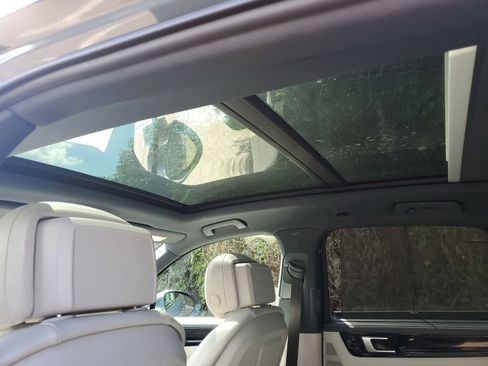 Used 2019 Porsche Cayenne image 14