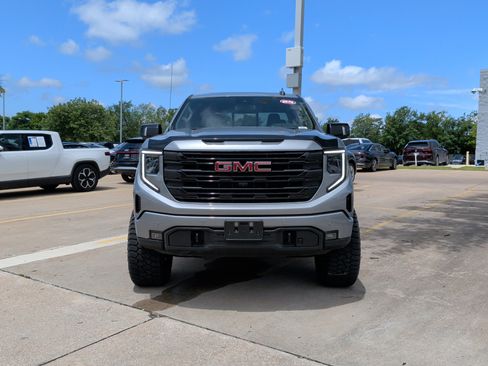 Used 2025 GMC Sierra 1500 Elevation w/ Elevation Premium Package AWD/4WD image 3