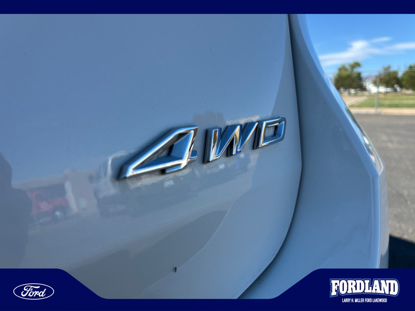 Used 2023 Ford Explorer XLT w/ Equipment Group 202A AWD/4WD image 24