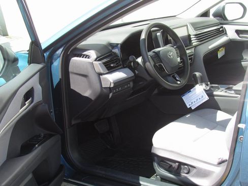 New 2025 Toyota Camry LE w/ Convenience Package image 10