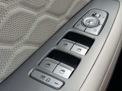 Used 2022 Hyundai Palisade Calligraphy w/ Winter Package FWD image 24