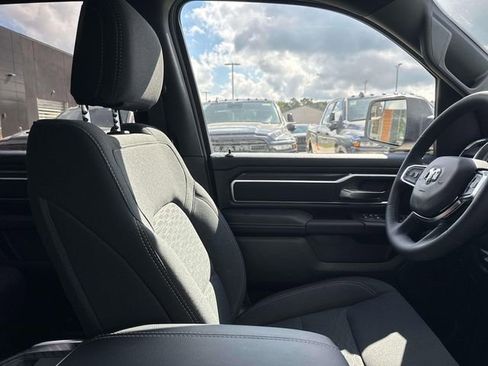 New 2026 RAM 1500 4x4 Crew Cab image 13