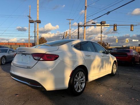 Used 2015 Chrysler 200 Limited image 3