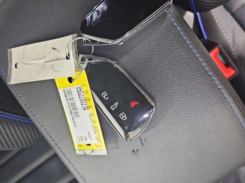 Used 2024 Volkswagen Golf R image 29