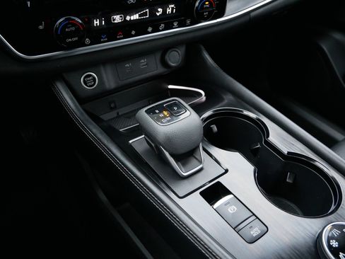 Used 2023 Nissan Rogue Platinum w/ Platinum Premium Package image 24