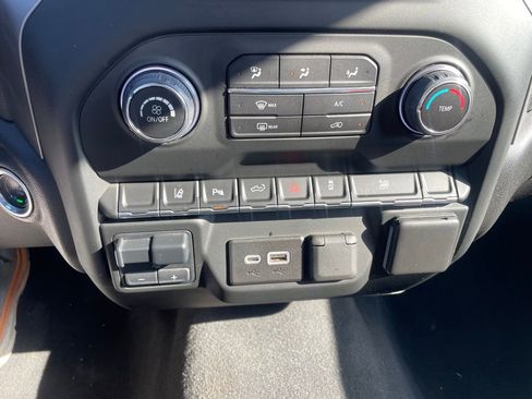 Used 2024 Chevrolet Silverado 2500 Custom w/ Custom Value Package image 17