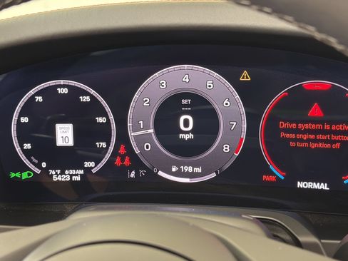 Certified 2025 Porsche 911 Carrera RWD image 24