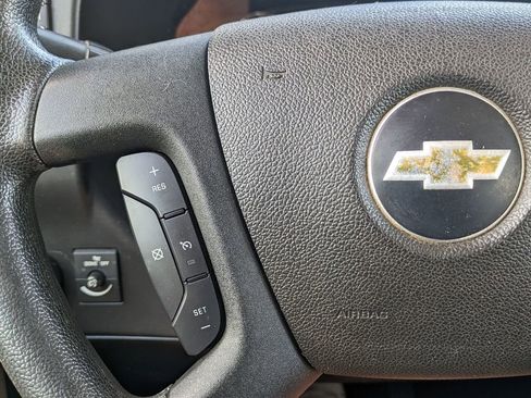 Used 2020 Chevrolet Express 3500 Extended w/ Driver Convenience Package image 14